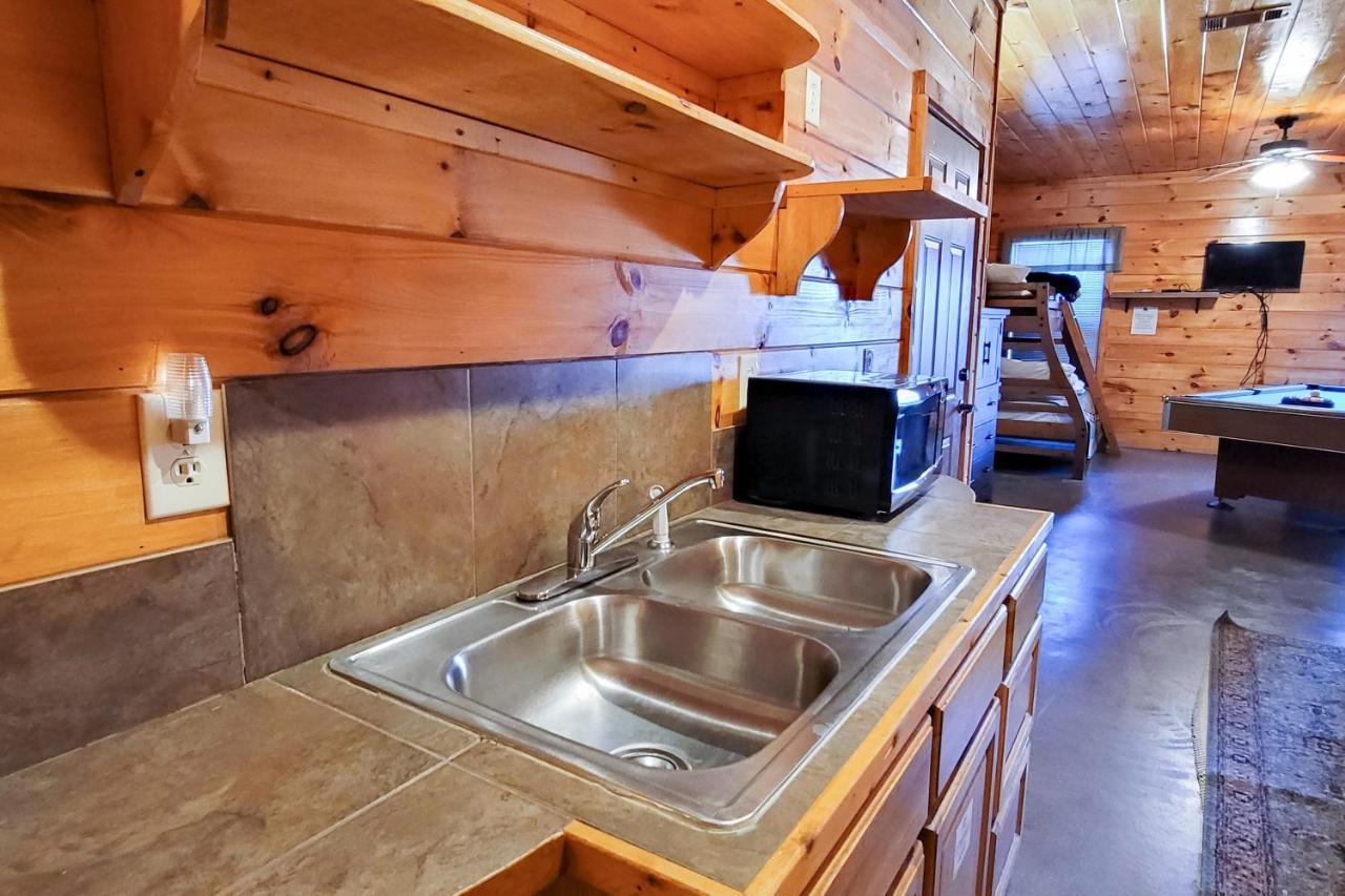 Treetop Tranquilty Sevierville Exterior foto